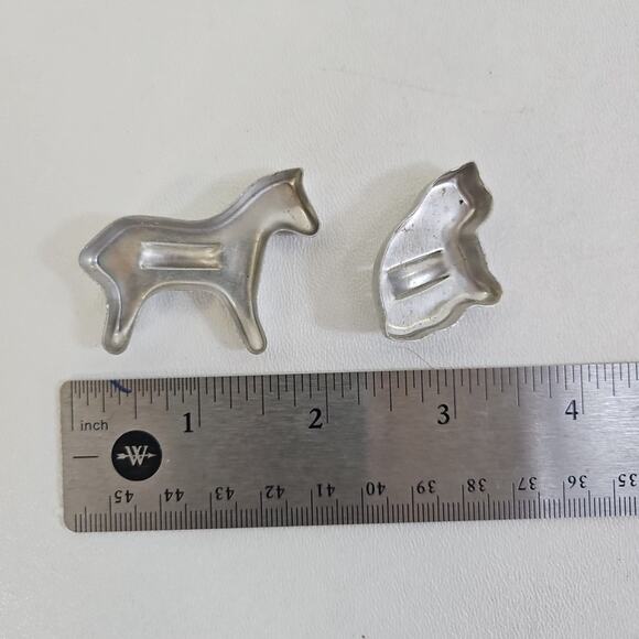 VINTAGE OLD MINIATURE COOKIE CUTTERS Cat And Horse - Picture 3 of 3